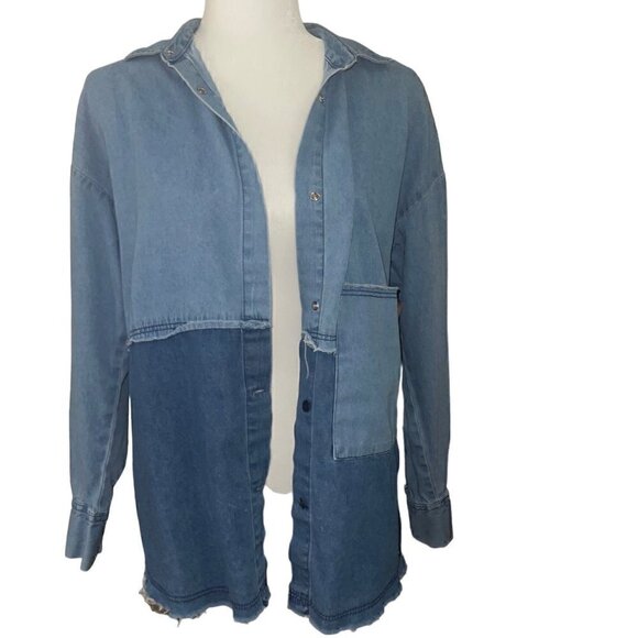 Zara Trafaluc Collection Distressed Two Toned Denim Button Down Shirt Size Mediu - Picture 7 of 8